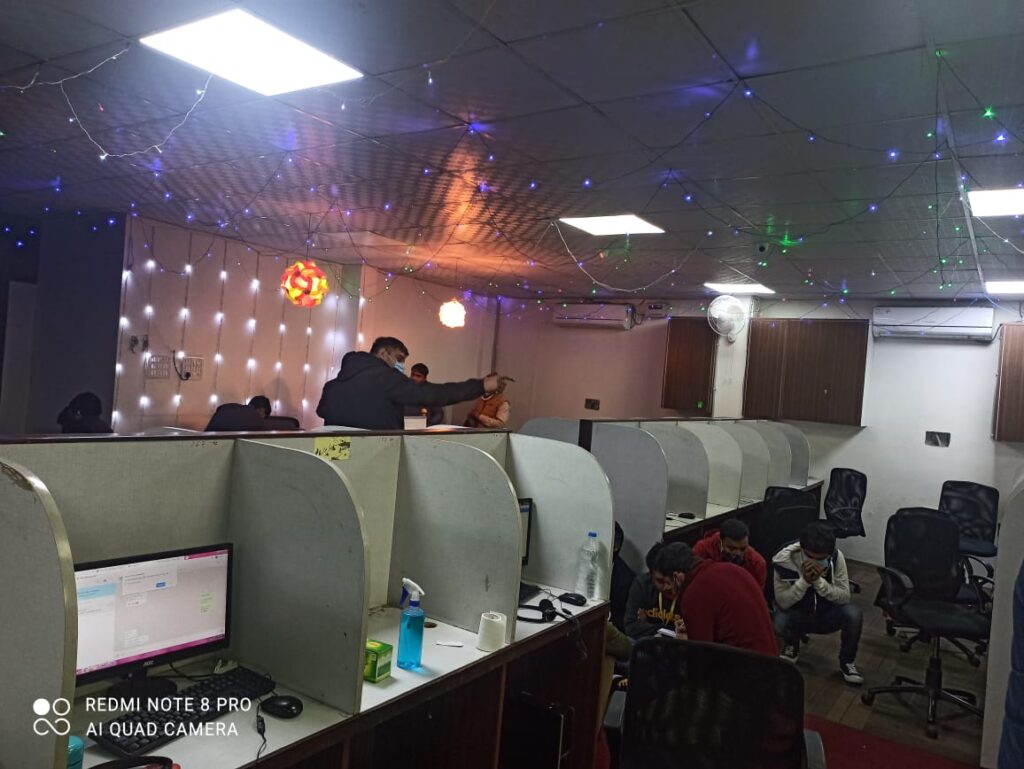 Fake call centre busted by Cyber Crime Cell of Delhi Police.