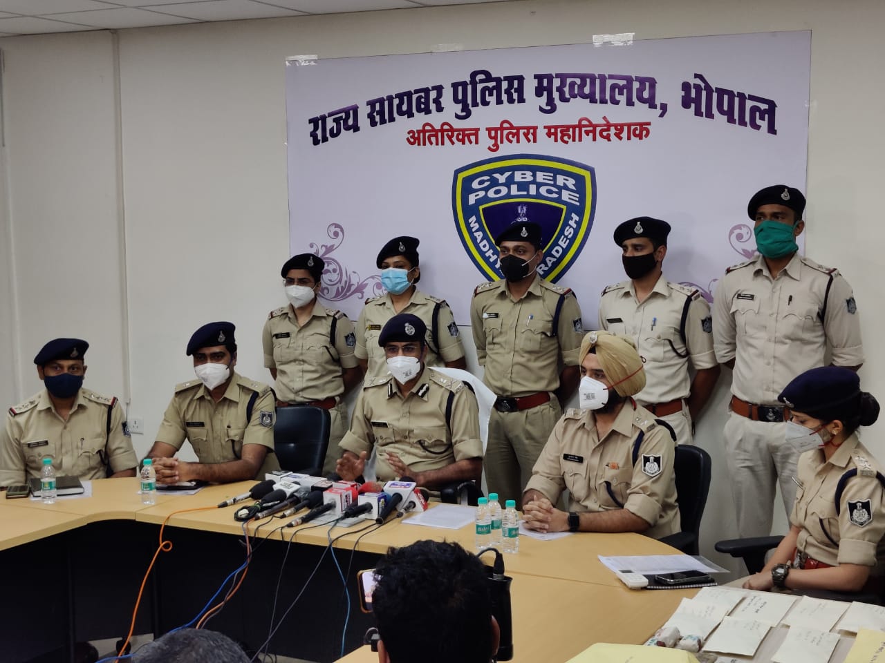 मध्य प्रदेश साइबर पुलिस ने 'रोमांस स्कैमिंग'का किया भंडाफोड़, पाकिस्तान और चीन से है सीधे कनेक्शन