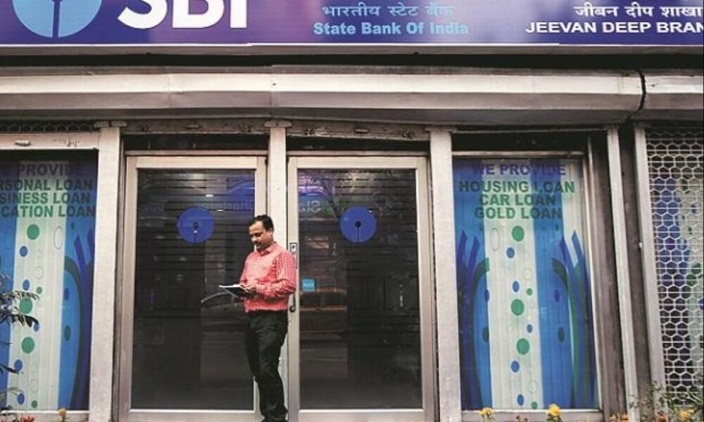 SBI ने ग्राहकों को केवाईसी धोखाधड़ी को लेकर चेताया, ऐसे रखें अपना बैंक अकाउंट सेफ