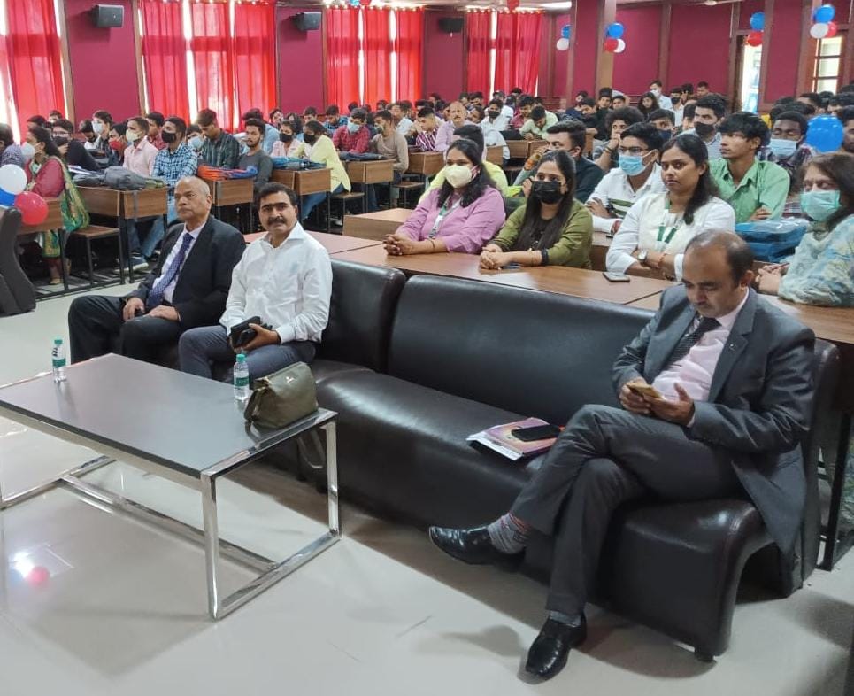 Cyber Workshop At Noida International University: Real-Life Cyber Crime Cases Explained By Expert For Awareness