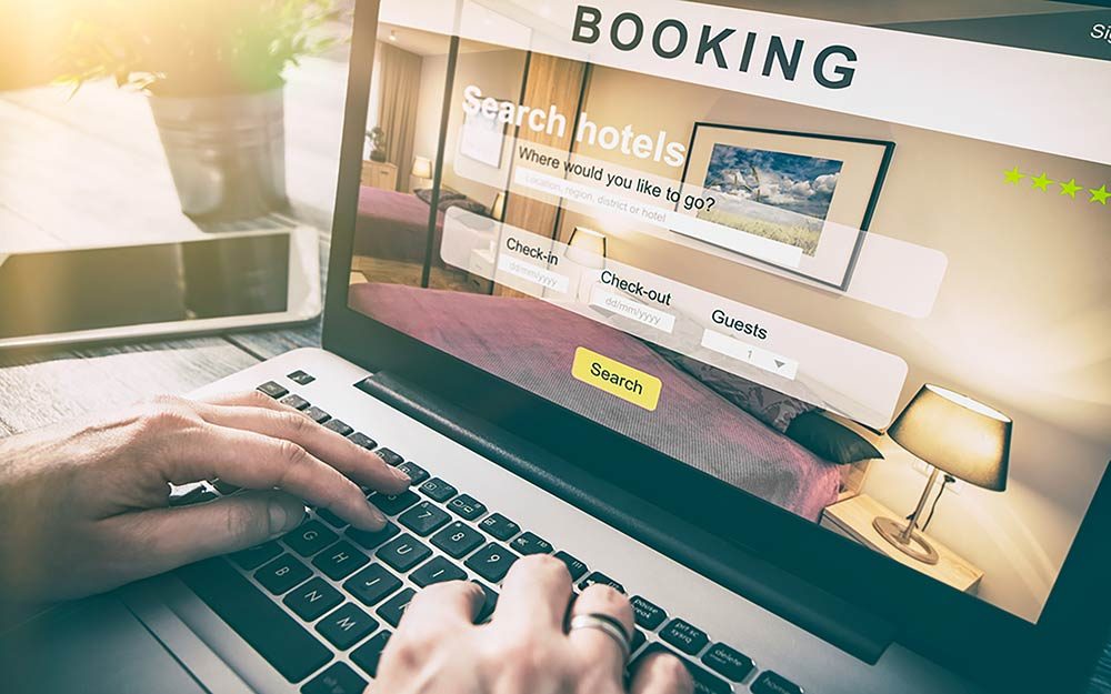 Online Hotel Booking कर रहे हों तो हो जाइये सावधान, Cyber अपराधी Google के विज्ञापन से बना रहे लोगो को शिकार