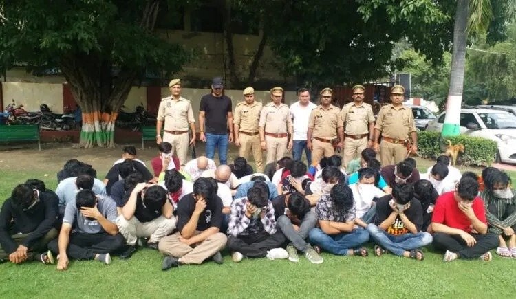 84 employees of fake call centre arrested by Noida police from fake call centre cheating Americans. 